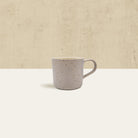 Steingut Tasse in Beige.