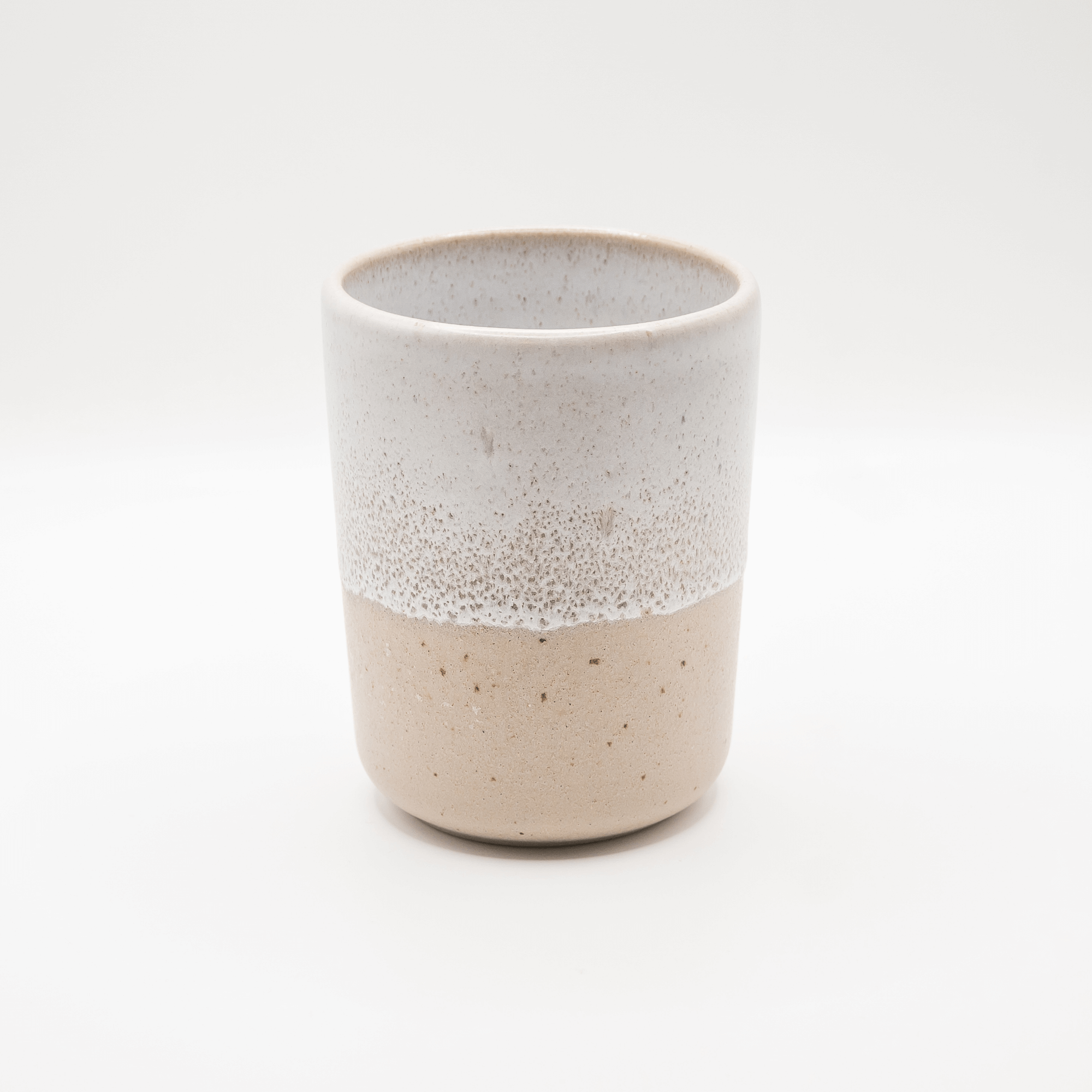 Steingut Becher Aalina in Weiß / Beige – EDDA stoneware